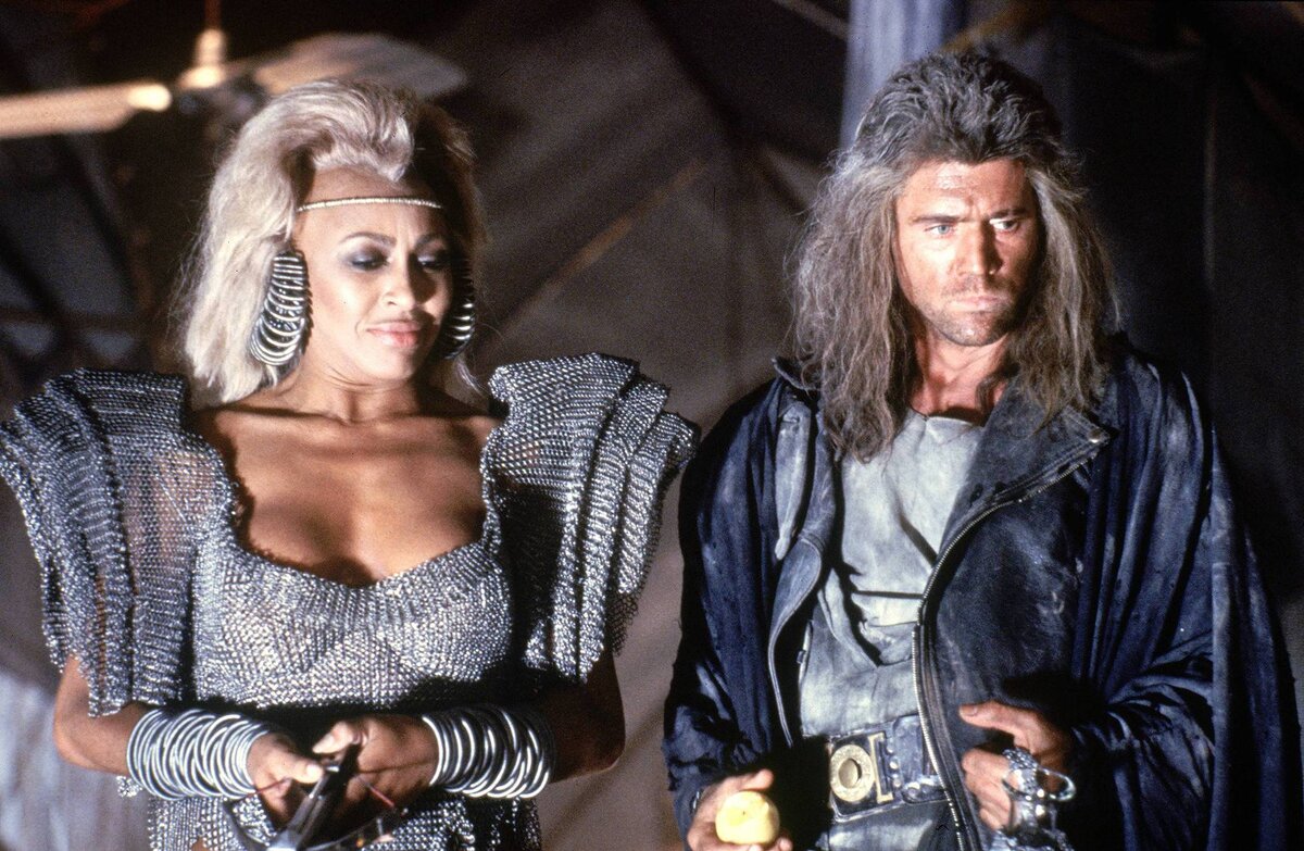 Кадр из фильма "Безумный Макс 3: Под куполом грома (1985)"