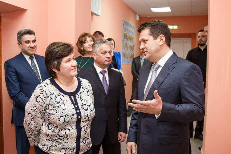    На первое место рейтинга наши спикеры возвели Альфию Хабибуллину (1), директора казанского лицея №131 Фото: metshin.ru