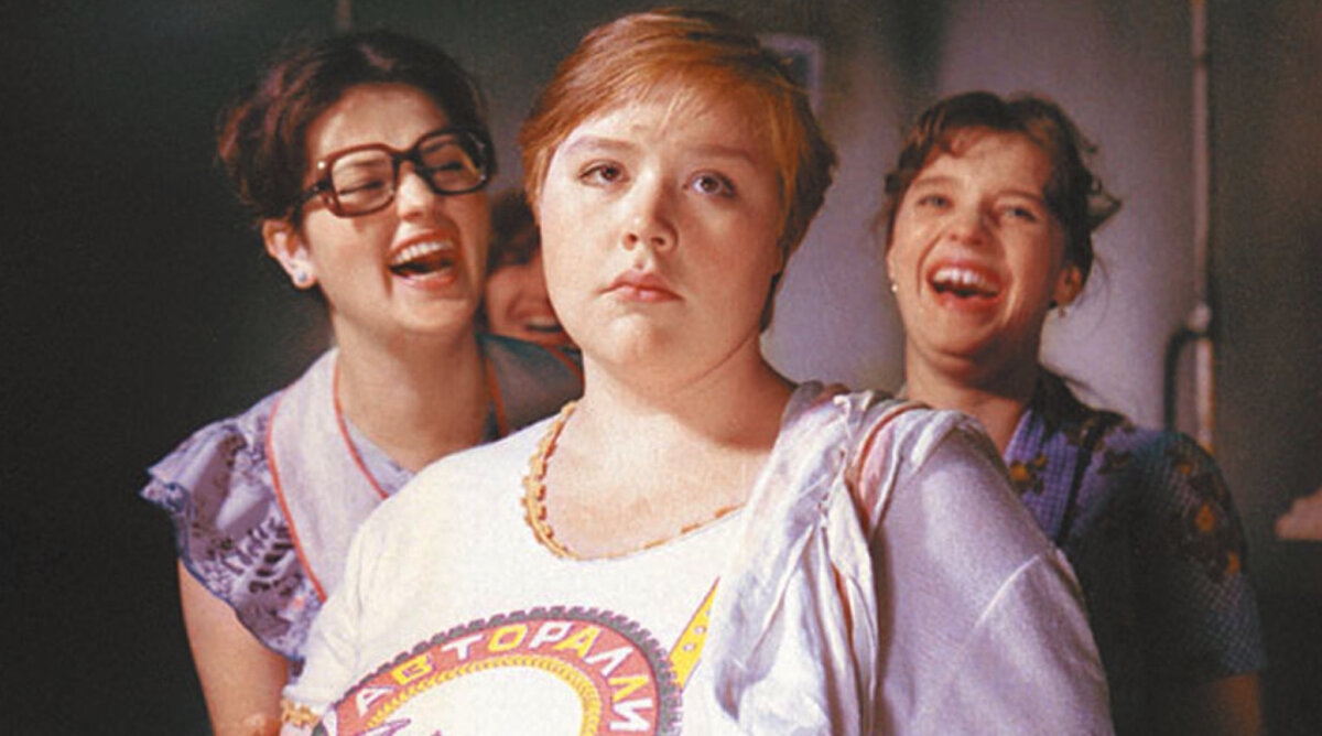 Кадр из фильма "Одиноким предоставляется общежитие", реж. Самсон Самсонов, 1983 год