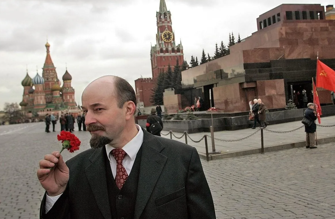 Почему стоит посетить россию. Мавзолей Владимира Ильича Ленина в Москве.