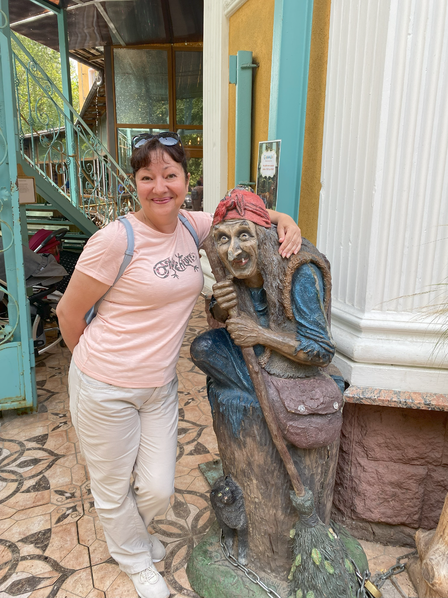 Я и петербургская Баба Яга.