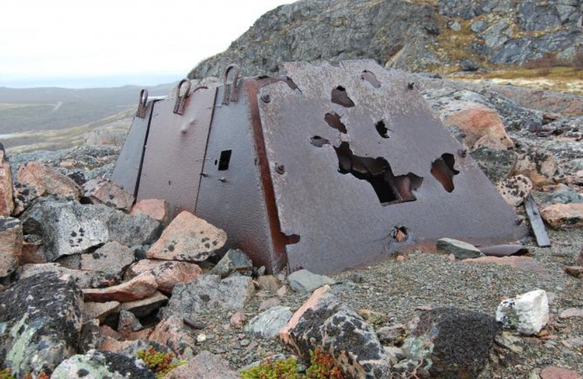 Хребет муста-тунтури мурманская область. Памятник муста тунтури. Муста тунтури мурманская область. Муста тунтури полуостров рыбачий. Титовка кольский полуостров.