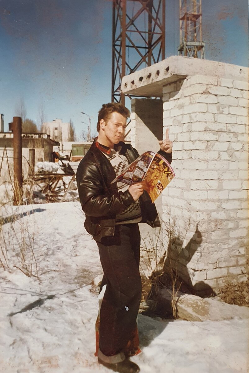 Первый номер журнала FLEX на русском языке.  Это типа проффесиольное издание не просто для любителей фитнеса . А прям для упоротых качков.  