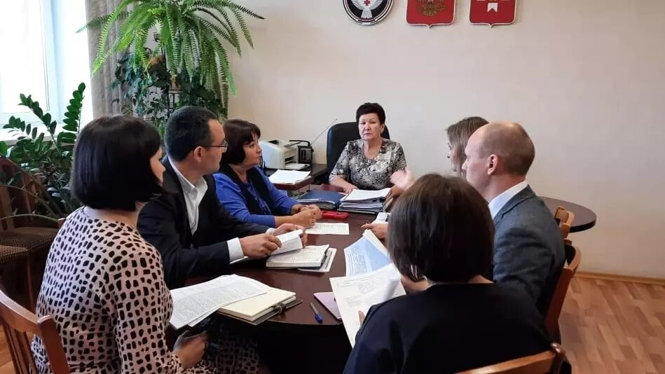     В Можгинском районе скоро появится электронная Доска Почета, уже принято решение занести нам нее 20 кандидатов.