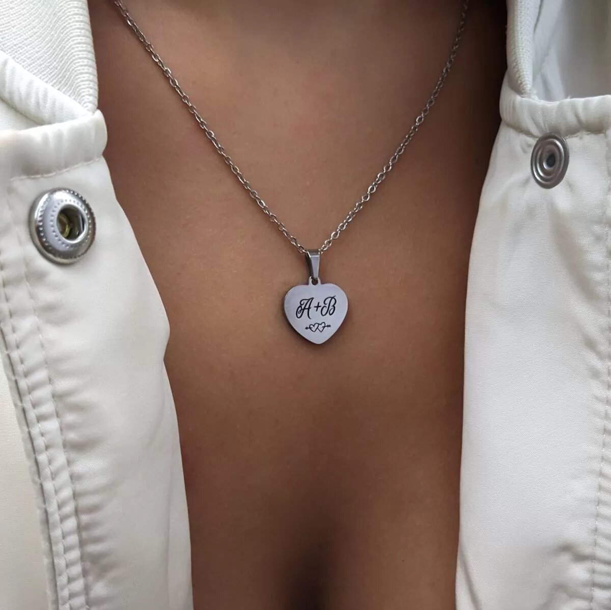 Кулон Сердце с гравировкой букв имён влюбленых