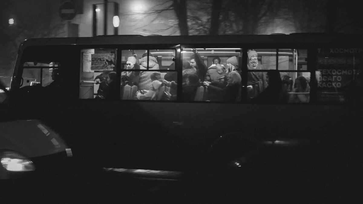     Горожане скептически отнеслись к информации об обновлении муниципального автопарка.