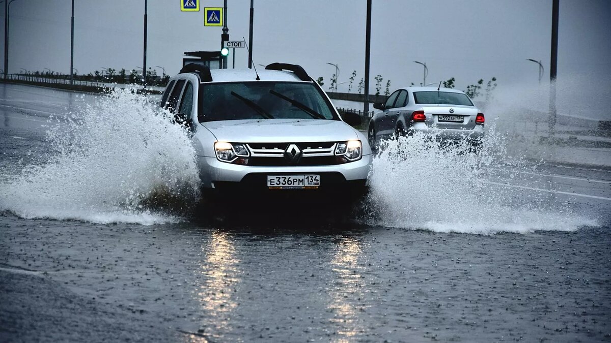 Волгоград ушел под воду с первым осенним дождем | НовостиВолгограда.ру |  Дзен