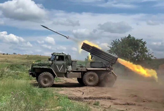    Работа реактивной системы залпового огня (РСЗО) «Град»