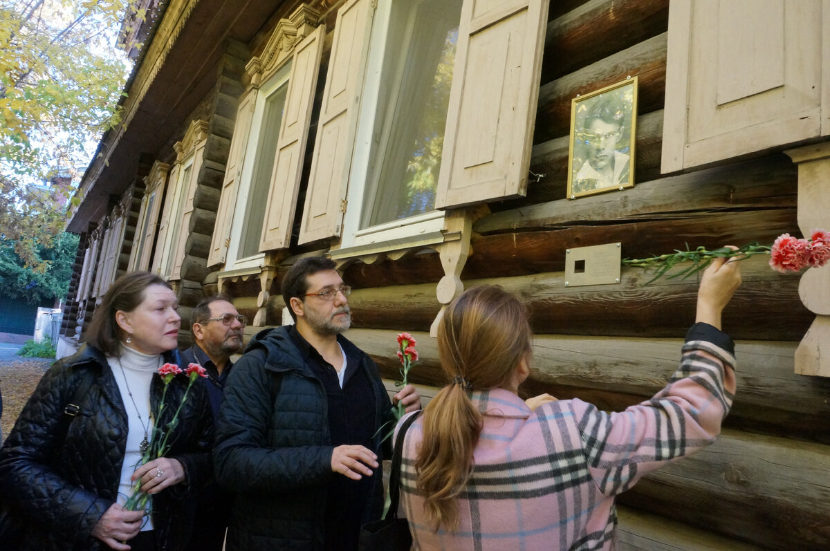 Установка памятного знака Последний адрес Сергею Порфирьевичу Тютрюмову в Томске