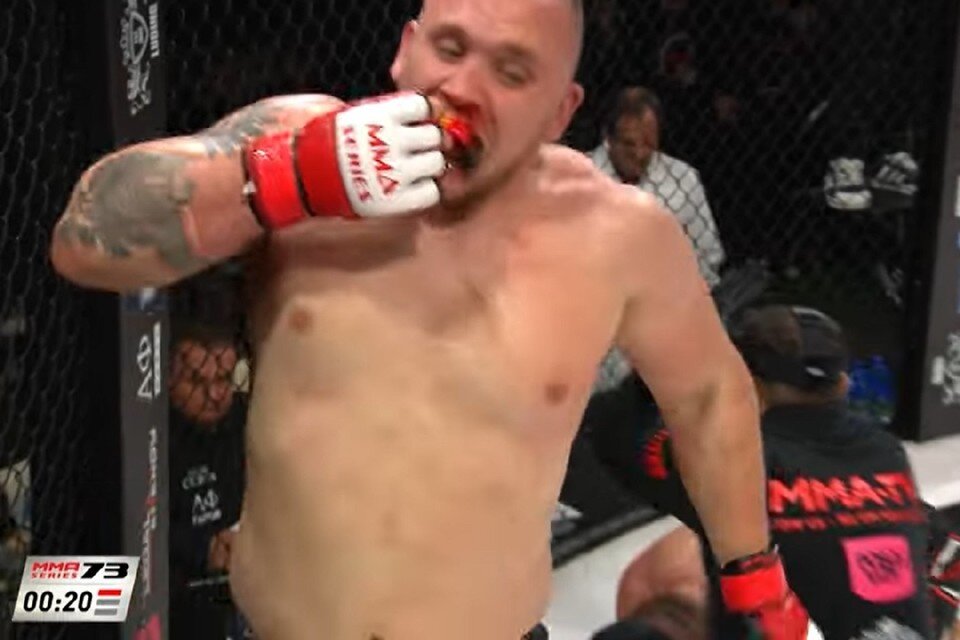    Рязанец Виктор Клюев мощно разделался с соперником, и теперь наверняка ждет титульного боя.