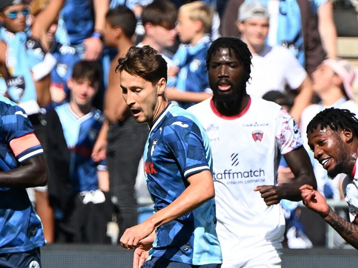    Полузащитник французского "Гавра" Далер Кузяев© Фото : Пресс-служба ФК "Гавр"