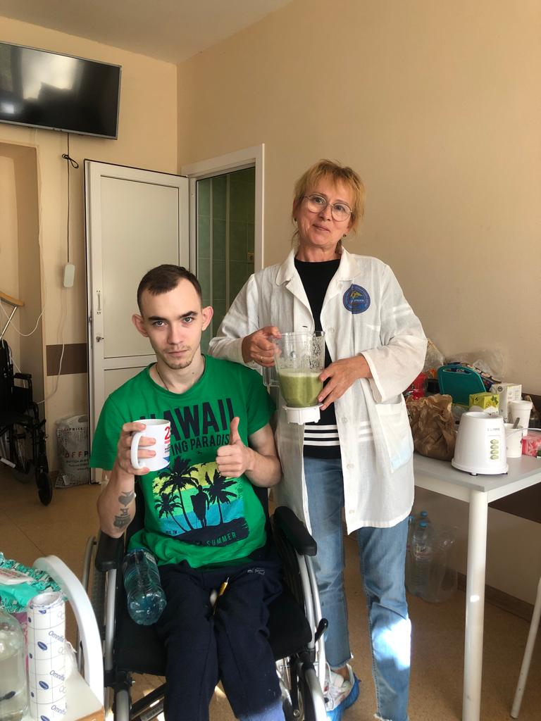 Доброволец фонда Галина Собенина в госпитале