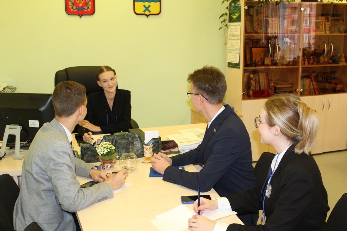    В День учителя школьники Оренбуржья попробовали себя в роли педагогов Белов Михаил Александрович