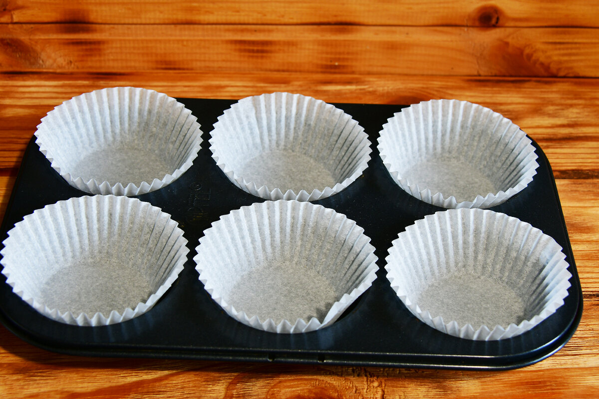 Бумажные формочки в форме для выпечки