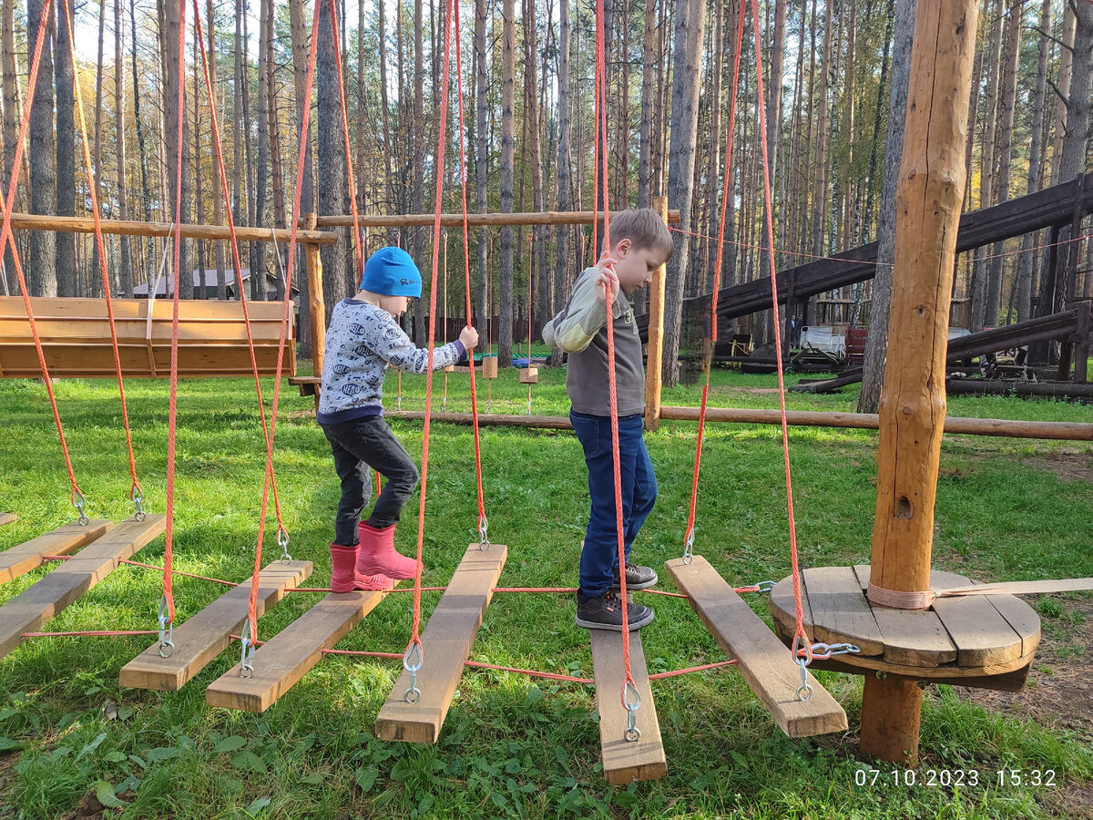 Вадя и Паша преодолевают жизненные трудности