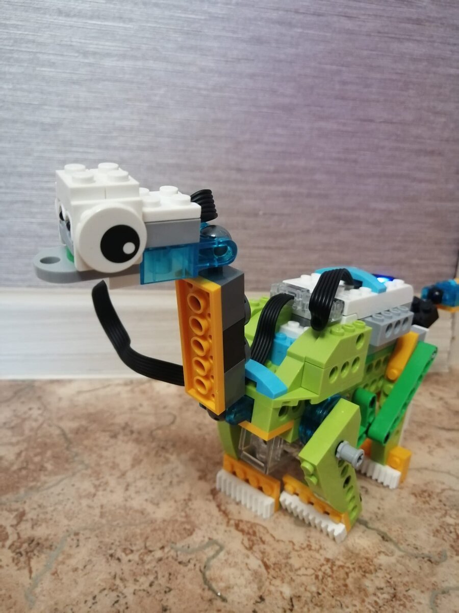 Вот таких робо-динозавров мы собираем 