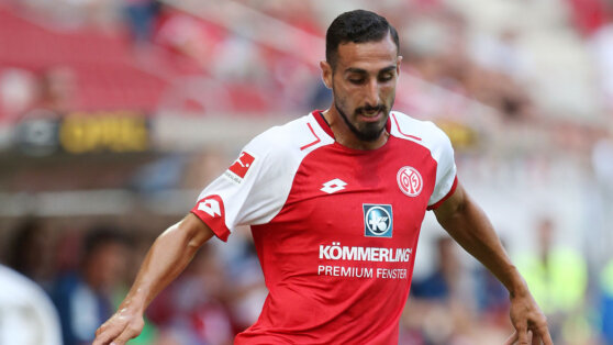    Застрявший в Израиле экс-игрок "Реала": приходится прятаться в бомбоубежищах Юлия Шелковенко