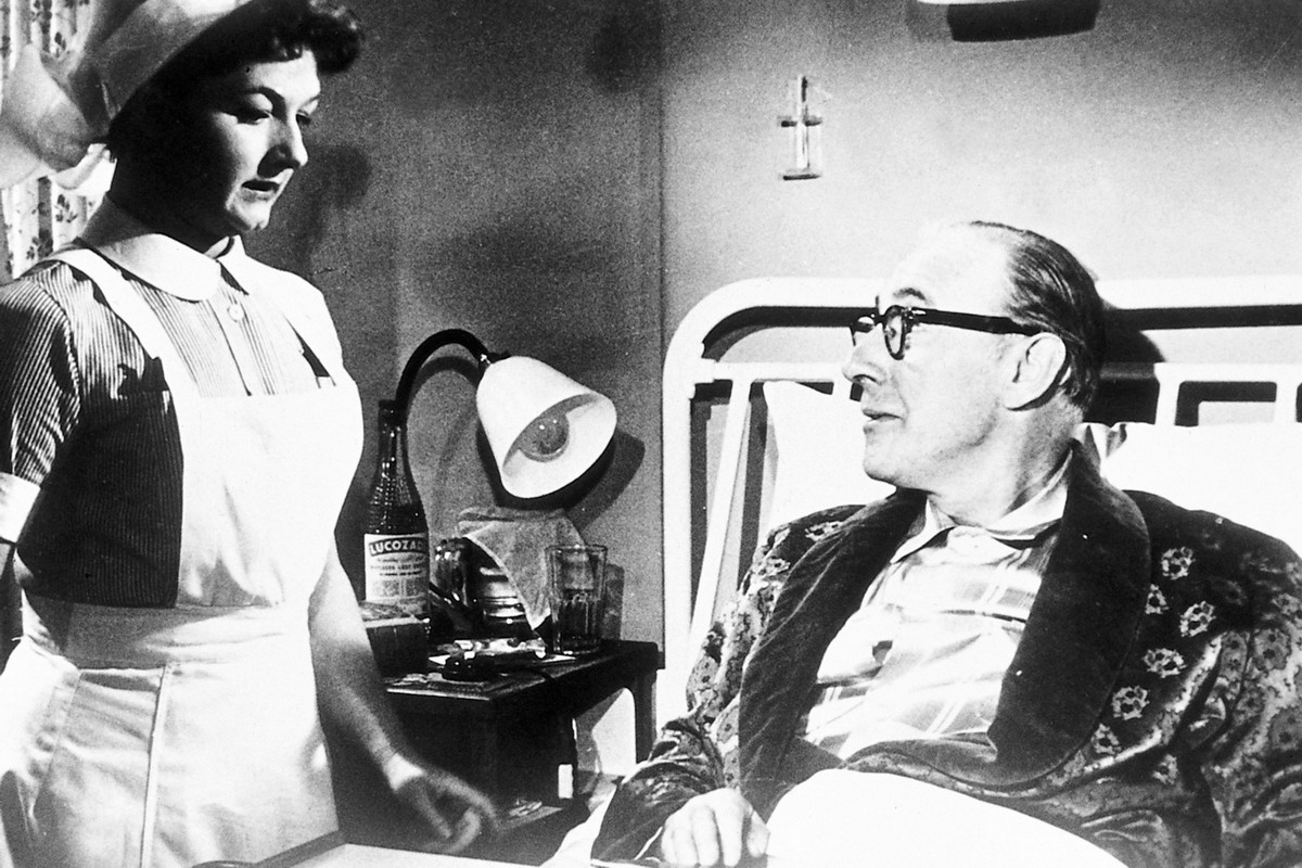 Кадр из фильма "Так держать, медсестра!" взят для иллюстрации из Яндекс Картинки. 