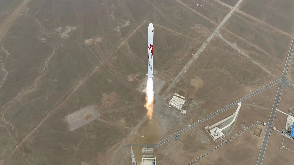 12 июля 2023 года LandSpace успешно запустила ракету Zhuque-2 Y-2 с космодрома Цзюцюань в пустыне Гоби на северо-западе Китая.    
 Источник: LandSpace  📷
