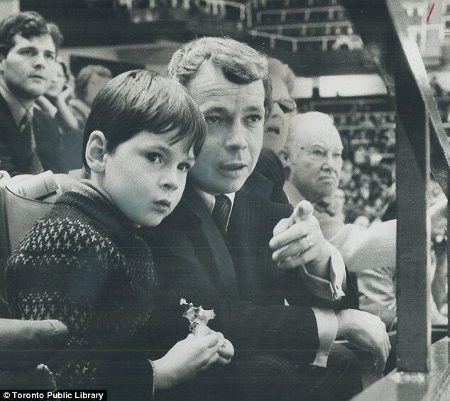 Джонатан с отцом