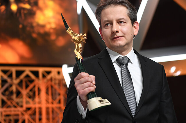    Андрей Зайцев, получивший приз в номинации «Лучший фильм» за фильм «Блокадный дневник», на церемонии вручения премии «Золотой Орел». Фото:  РИА Новости/ Екатерина Чеснокова