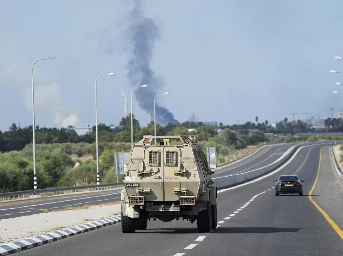    Израильские военные возле Ашкелона© AP Photo / Ohad Zwigenberg