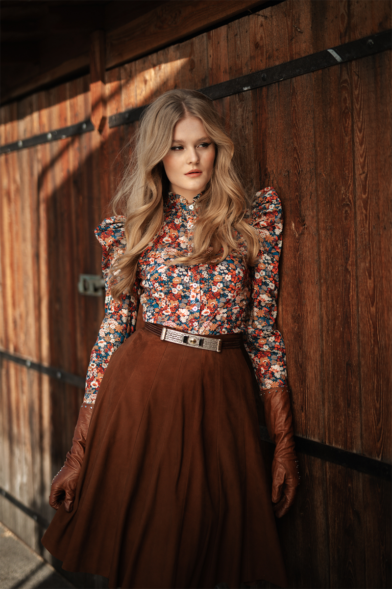 №2. Источник www.lenahoschek.com. collection/jolene-autumn-winter-23-24