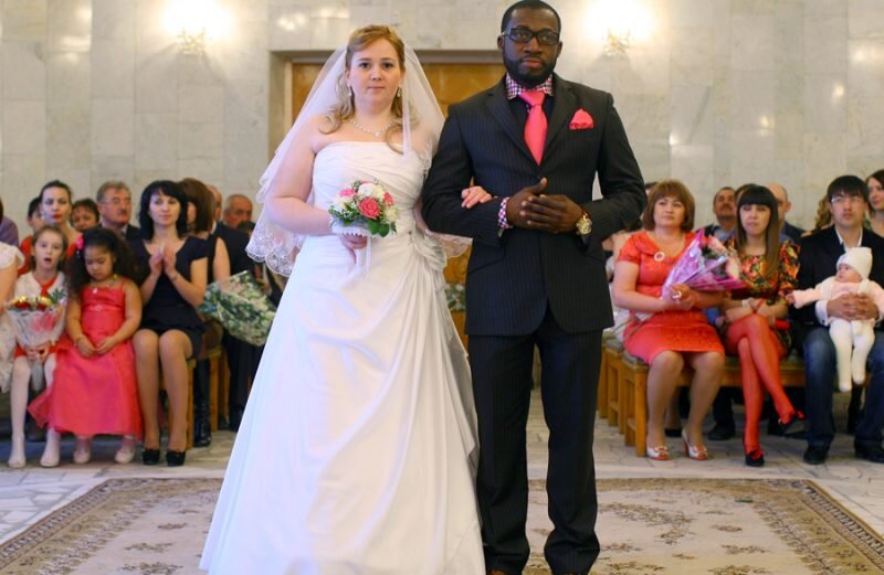 Свадьба русской девушки и мужчины-афроамериканца
