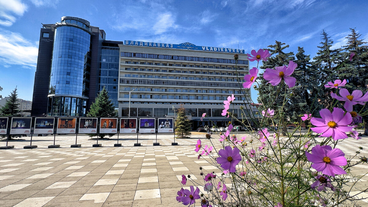 А так выглядит это же место, но в солнечную погоду 