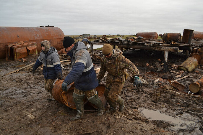 Волонтёры Арктики на острове Белый. Фото: greenarctic.ru