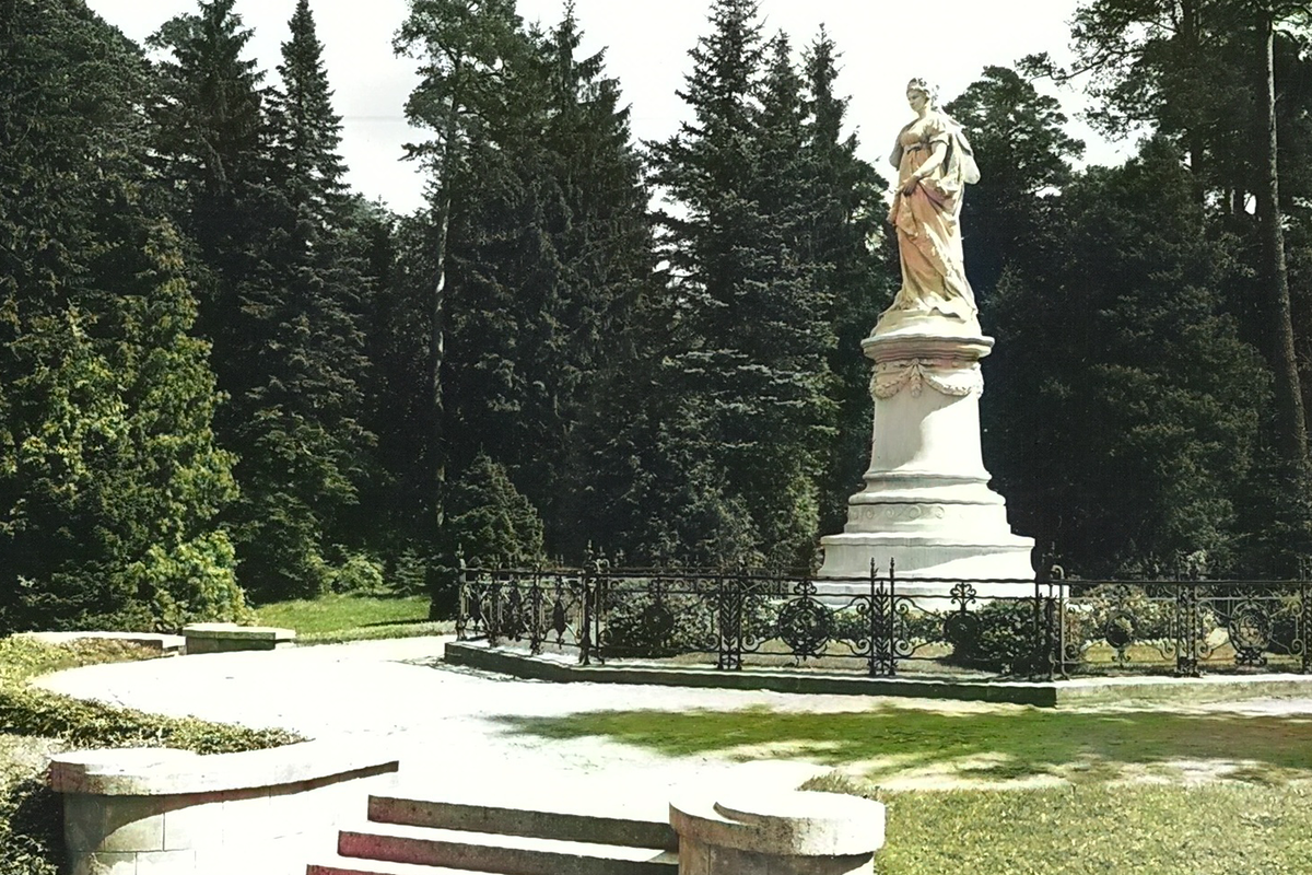 Памятник королеве Луизе в парке Тильзита, 1900 г.