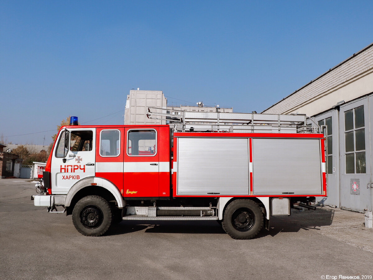 Пожарный автонасос LF-16-TS на шасси Mercedes-Benz 1019 AF.