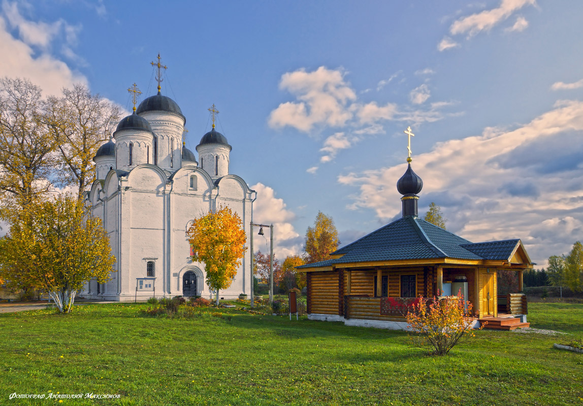 Храм успения пресвятой богородицы в жилино. Микулино Церковь Михаила Архангела. Храм Микулино Городище. Микулино Городище храм Архангела Михаила.