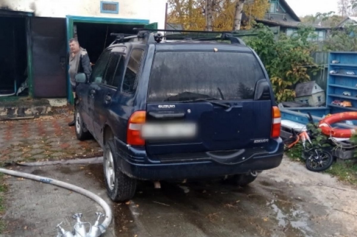    Дачный дом, гараж и внедорожник на сумму 12 млн спасли пожарные на Камчатке