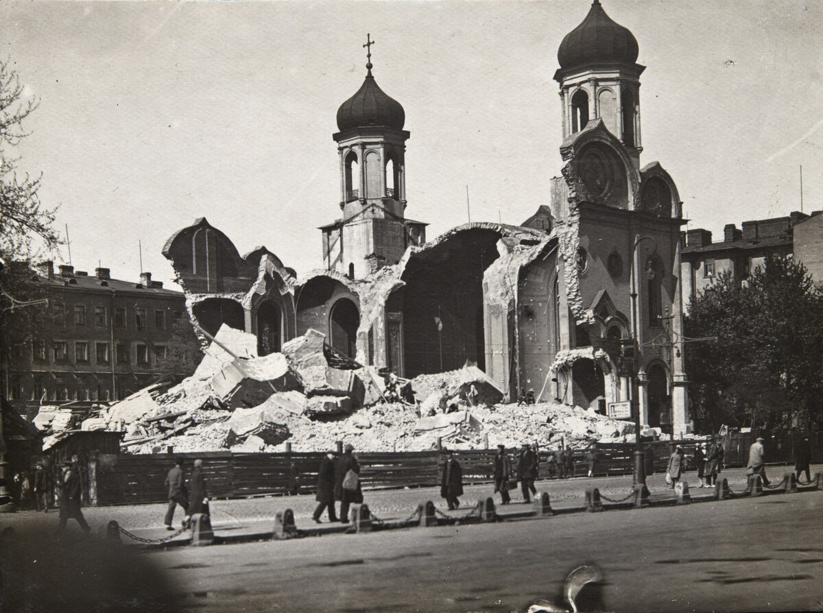 Разрушен в 1930. Введенская Церковь лейб-гвардии Семеновского полка.