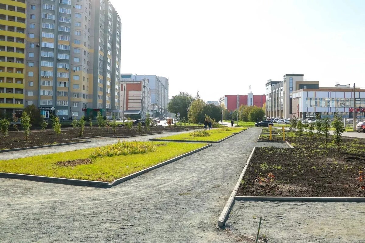 В Барнауле продолжается обустройство аллеи памяти и славы пожарным и спасателям 
Источник: Виталий Барабаш