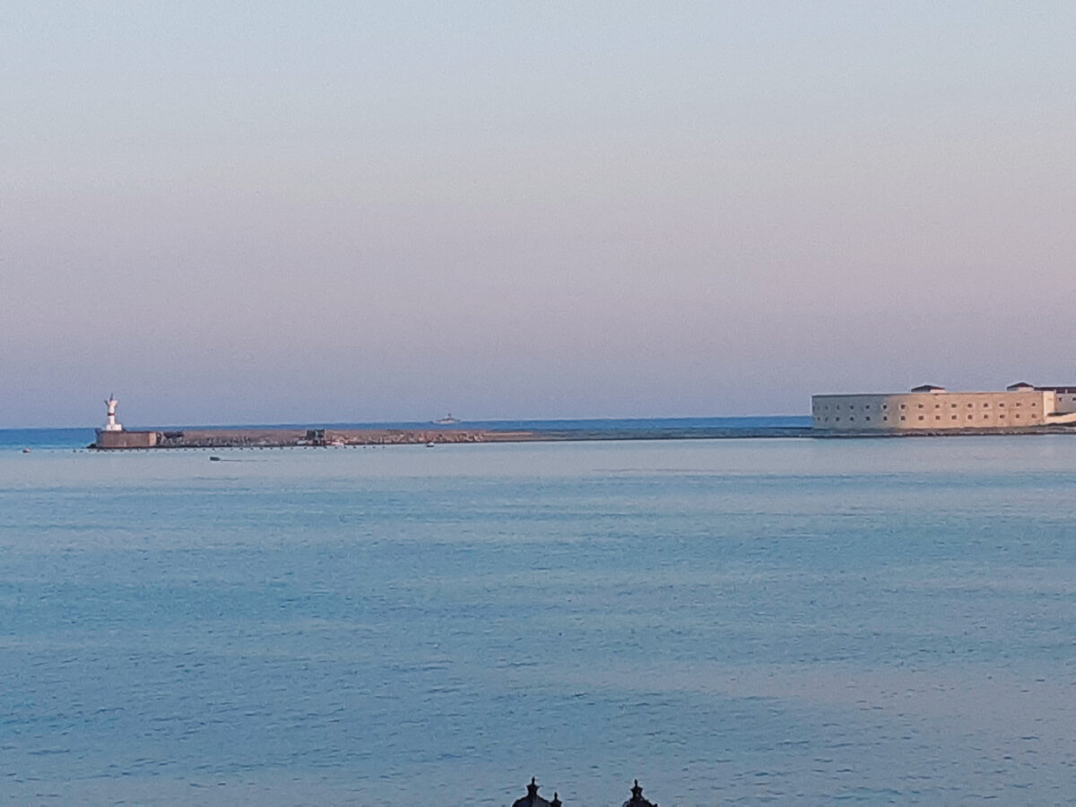 Маяк Севастопольской бухты 2019г.