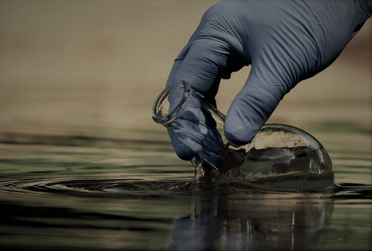 «Воду из этого озера нельзя унести в бутылке». В чем загадка озера ...