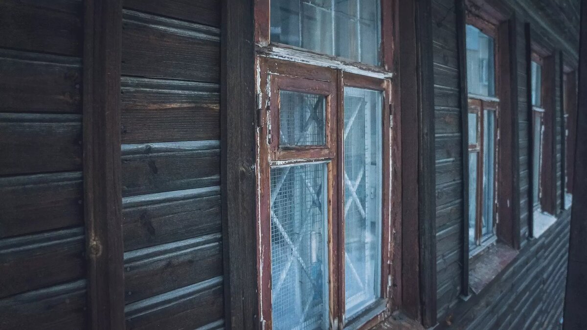     Площадь земельного участка составляет 900 кв. м.