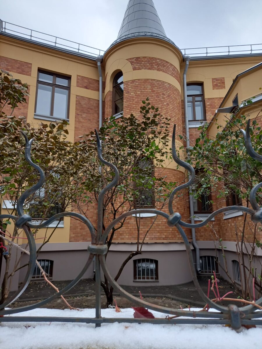 Особняк Шехтеля в Ермолаевском пер. Ремонт. Фото автора.