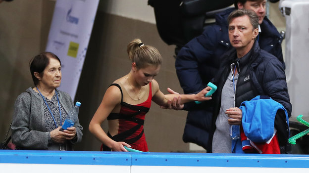    Тамара Москвина, Алиса Ефимова и Олег Васильев.Александр Федоров