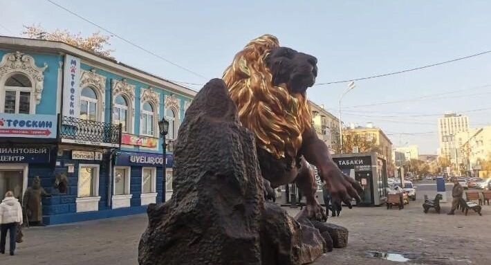 Собчак высказалась о конфликте вокруг статуи льва в центре Екатеринбурга. "Зануд