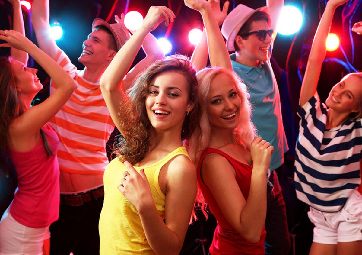 Россия: девушки. Смешные анекдоты про танцы. Фото из Яндекс картинки