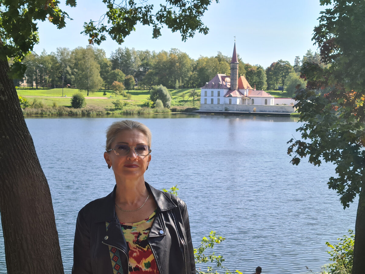 Приоратский дворец построен по принципу полной асимметрии, со всех сторон разный