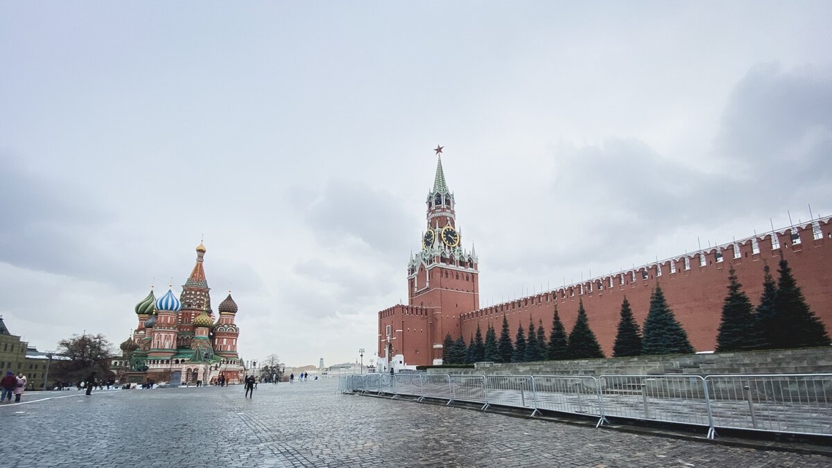     Второй день подряд в Москве фиксируется суточный рекорд низкого атмосферного давления. Как сообщил ведущий сотрудник центра погоды «Фобос» Михаил Леус, на базовой метеостанции столицы ВДНХ зафиксировано атмосферное давление 727,6 мм рт. ст. после 723,5 мм рт. ст. накануне.