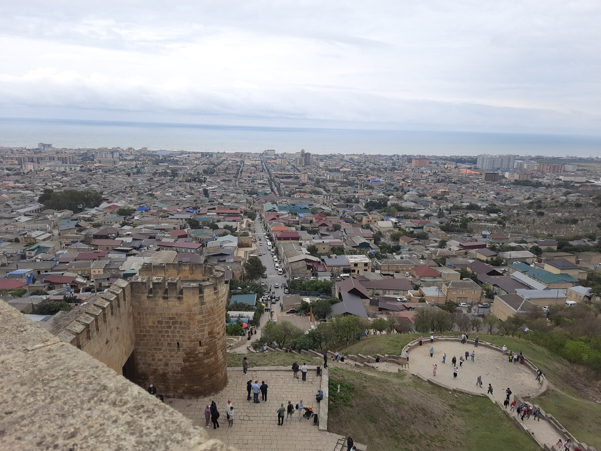 Дербент: Лунь, Каспийское море, Нарын-Кала и прогулки по старому городу |  MotoLady: туризм | Дзен