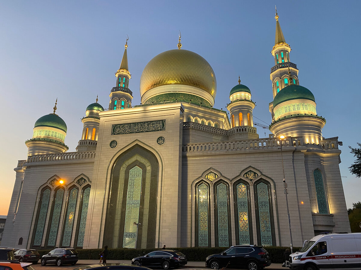 Московская соборная мечеть, выше всех, как в Казани, волос пророка ...