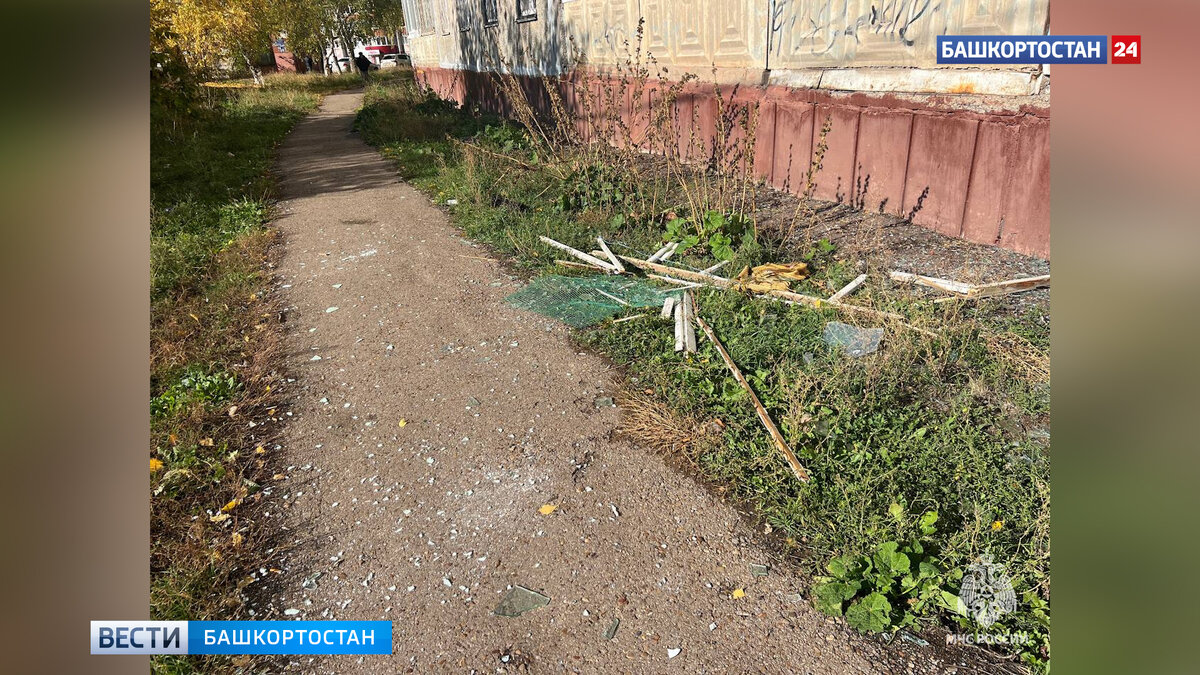    Взорвался баллончик освежителя: в квартире на улице Авроры в Уфе выбило окна