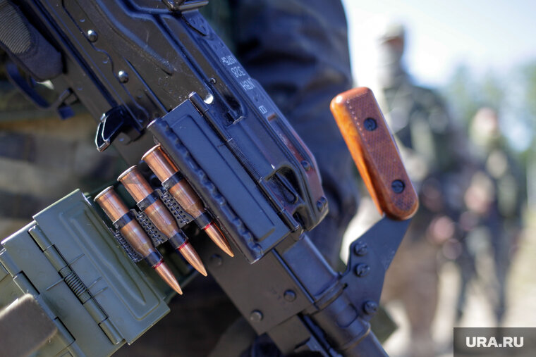    Флориан Филиппо прокомментировал поставки оружия США на Ближний Восток вместо Украины