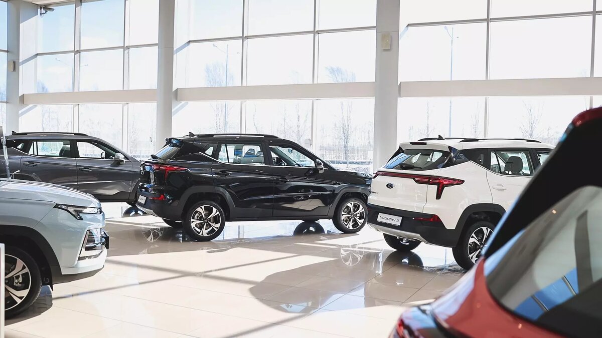     В Ставропольском крае за год резко увеличилось количество машин, которые стоят более 10 миллионов рублей, сообщает FinExpertiza.